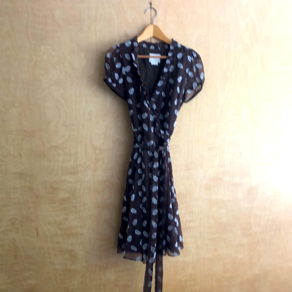 Kate Spade brown pineapple silk wrap dress. 4 in great condition.